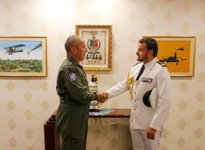 𝐕𝐈𝐒𝐈𝐓𝐀 𝐏𝐑𝐎𝐓𝐎𝐂𝐎𝐋𝐀𝐑 𝐃𝐄𝐋 𝐀𝐆𝐑𝐄𝐆𝐀𝐃𝐎 𝐃𝐄 𝐃𝐄𝐅𝐄𝐍𝐒𝐀 𝐀 𝐋𝐀 𝐄𝐌𝐁𝐀𝐉𝐀𝐃𝐀 𝐃𝐄 𝐅𝐑𝐀𝐍𝐂𝐈𝐀 𝐄𝐍 𝐋𝐀 𝐑𝐄𝐏𝐔́𝐁𝐋𝐈𝐂𝐀 𝐃𝐄 𝐀𝐑𝐆𝐄𝐍𝐓𝐈𝐍𝐀 𝐘 𝐂𝐎𝐍𝐂𝐔𝐑𝐑𝐄𝐍𝐓𝐄 𝐄𝐍 𝐋𝐀 𝐑𝐄𝐏𝐔́𝐁𝐋𝐈𝐂𝐀 𝐃𝐄𝐋 𝐏𝐀𝐑𝐀𝐆𝐔𝐀𝐘.