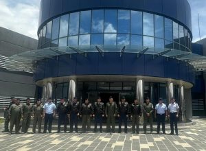 𝐕𝐈𝐒𝐈𝐓𝐀 𝐈𝐍𝐒𝐓𝐈𝐓𝐔𝐂𝐈𝐎𝐍𝐀𝐋 𝐀𝐋 𝐂𝐎𝐌𝐀𝐍𝐃𝐎 𝐃𝐄 𝐒𝐄𝐆𝐔𝐑𝐈𝐃𝐀𝐃 𝐘 𝐃𝐄𝐅𝐄𝐍𝐒𝐀 𝐃𝐄𝐋 𝐄𝐒𝐏𝐀𝐂𝐈𝐎 𝐀𝐄́𝐑𝐄𝐎 – 𝐁𝐎𝐋𝐈𝐕𝐈𝐀.