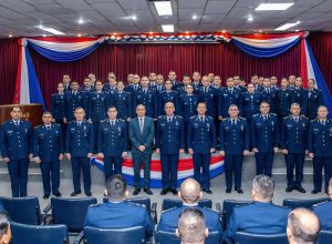 𝐂𝐄𝐑𝐄𝐌𝐎𝐍𝐈𝐀 𝐃𝐄 𝐀𝐏𝐄𝐑𝐓𝐔𝐑𝐀 𝐃𝐄𝐋 𝐂𝐔𝐑𝐒𝐎 𝐃𝐄 𝐂𝐎𝐌𝐀𝐍𝐃𝐎 𝐘 𝐄𝐒𝐓𝐀𝐃𝐎 𝐌𝐀𝐘𝐎𝐑 𝐃𝐄 𝐋𝐀 𝐅𝐔𝐄𝐑𝐙𝐀 𝐀𝐄́𝐑𝐄𝐀.