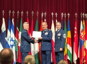 𝐑𝐄𝐂𝐎𝐍𝐎𝐂𝐈𝐌𝐈𝐄𝐍𝐓𝐎 𝐈𝐍𝐓𝐄𝐑𝐍𝐀𝐂𝐈𝐎𝐍𝐀𝐋 𝐀𝐋 𝐒𝐄𝐍̃𝐎𝐑 𝐂𝐎𝐌𝐀𝐍𝐃𝐀𝐍𝐓𝐄 𝐃𝐄 𝐋𝐀 𝐅𝐔𝐄𝐑𝐙𝐀 𝐀𝐄́𝐑𝐄𝐀 𝐏𝐀𝐑𝐀𝐆𝐔𝐀𝐘𝐀.