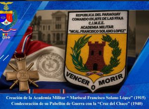 𝟏𝟏𝟏º𝐀𝐍𝐈𝐕𝐄𝐑𝐒𝐀𝐑𝐈𝐎 𝐃𝐄 𝐂𝐑𝐄𝐀𝐂𝐈𝐎́𝐍 𝐃𝐄 𝐋𝐀 𝐀𝐂𝐀𝐃𝐄𝐌𝐈𝐀 𝐌𝐈𝐋𝐈𝐓𝐀𝐑 “𝐌𝐀𝐑𝐈𝐒𝐂𝐀𝐋 𝐅𝐑𝐀𝐍𝐂𝐈𝐒𝐂𝐎 𝐒𝐎𝐋𝐀𝐍𝐎 𝐋𝐎́𝐏𝐄𝐙” 𝐘 𝐂𝐎𝐍𝐃𝐄𝐂𝐎𝐑𝐀𝐂𝐈𝐎́𝐍 𝐃𝐄 𝐒𝐔 𝐏𝐀𝐁𝐄𝐋𝐋𝐎́𝐍 𝐃𝐄 𝐆𝐔𝐄𝐑𝐑𝐀 𝐂𝐎𝐍 𝐋𝐀 “𝐂𝐑𝐔𝐙 𝐃𝐄𝐋 𝐂𝐇𝐀𝐂𝐎”